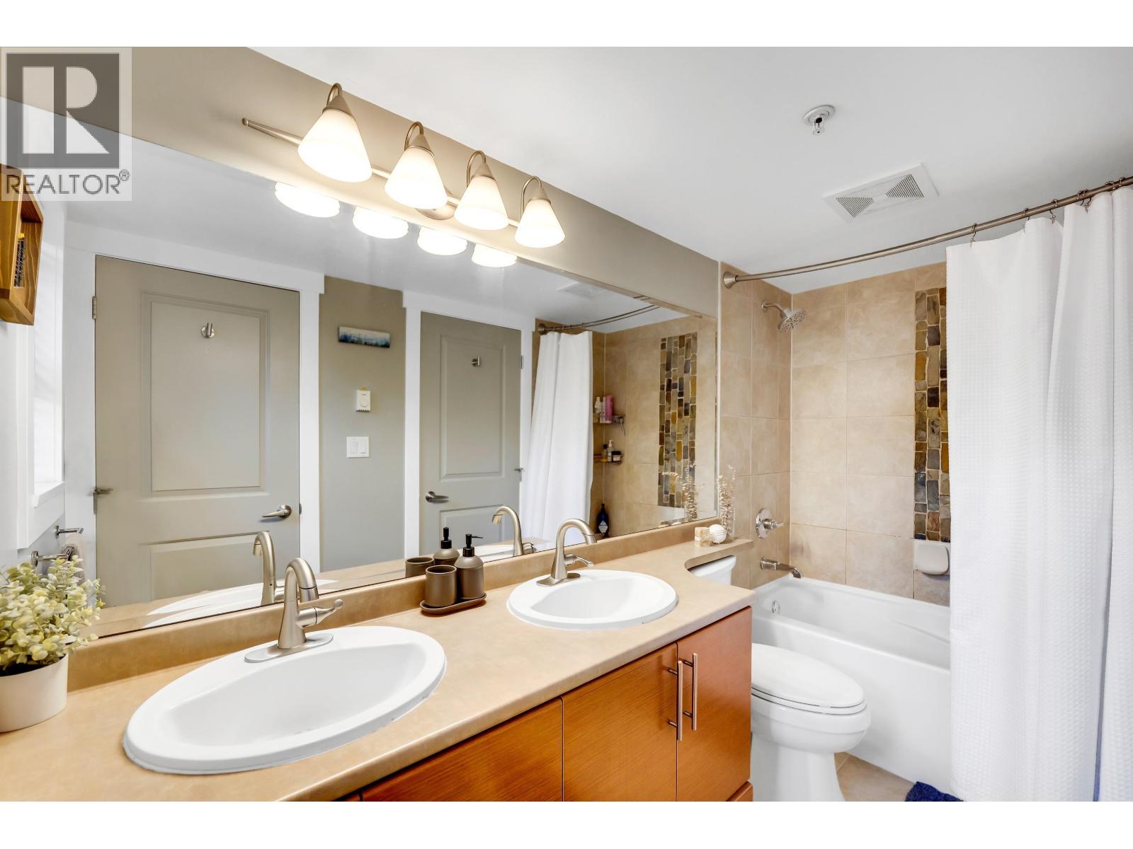 102 1174 WINGTIP PLACE, Squamish