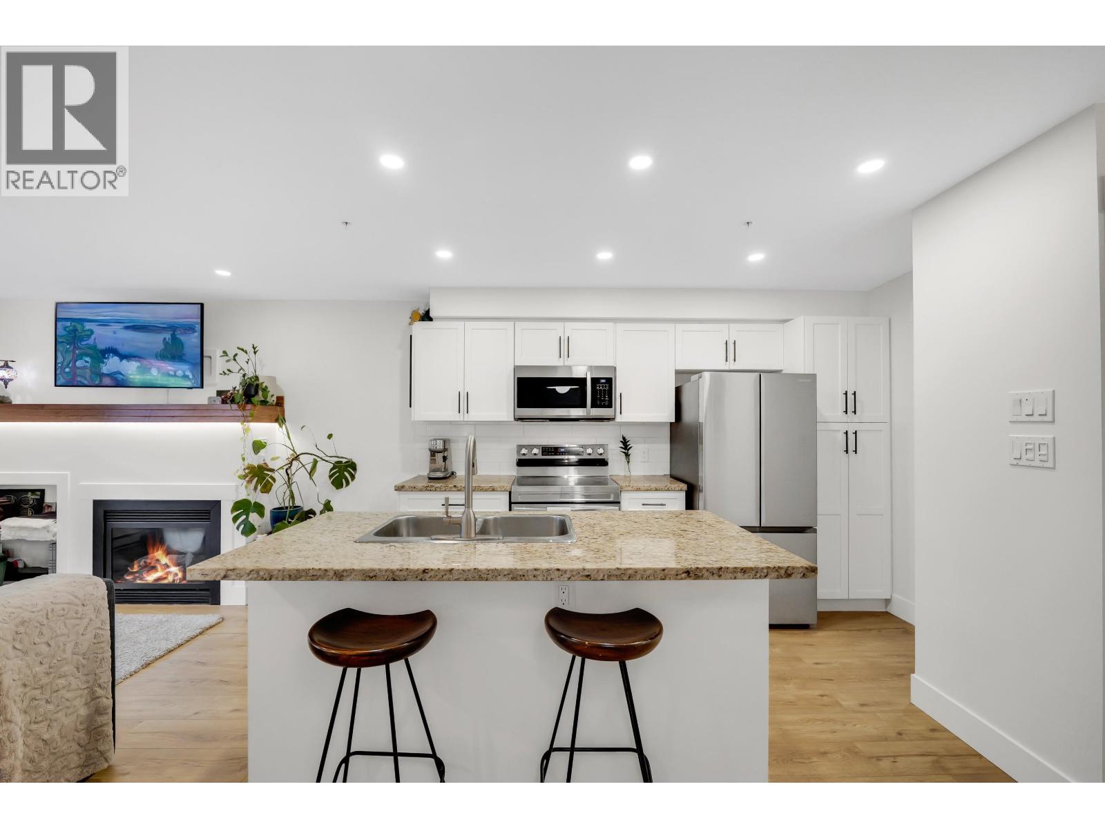 102 1174 WINGTIP PLACE, Squamish