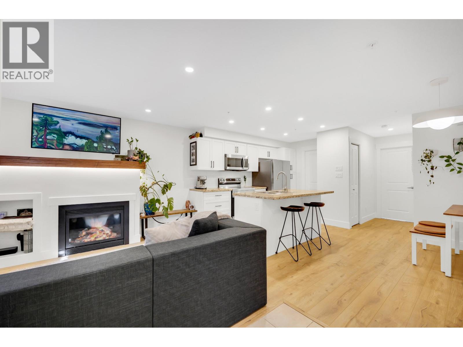 102 1174 WINGTIP PLACE, Squamish
