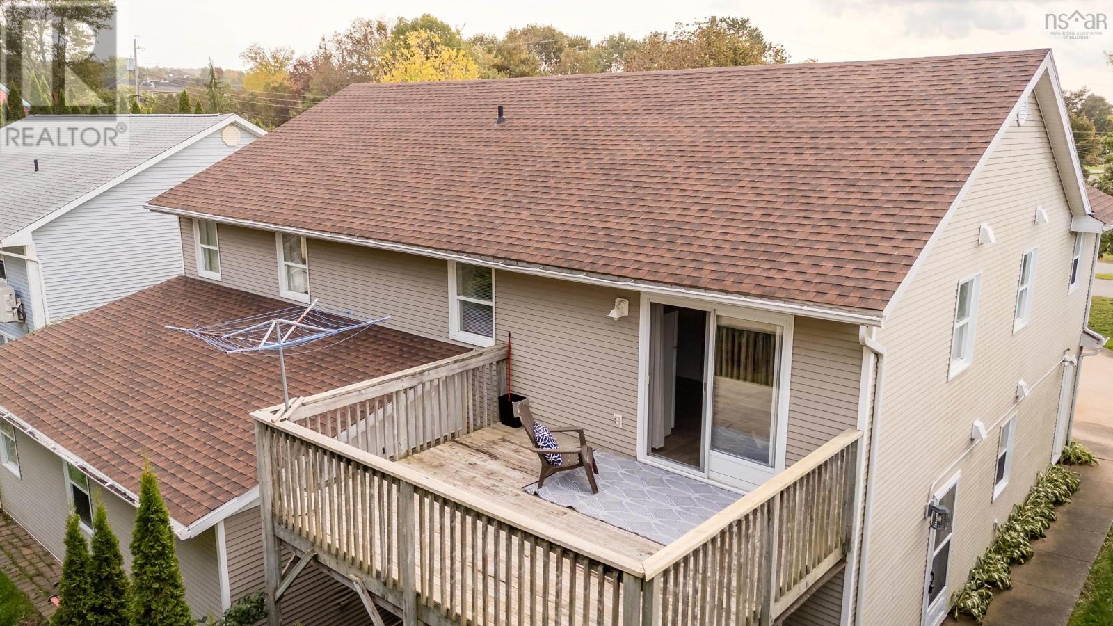 11 Robie Tufts Drive - 12