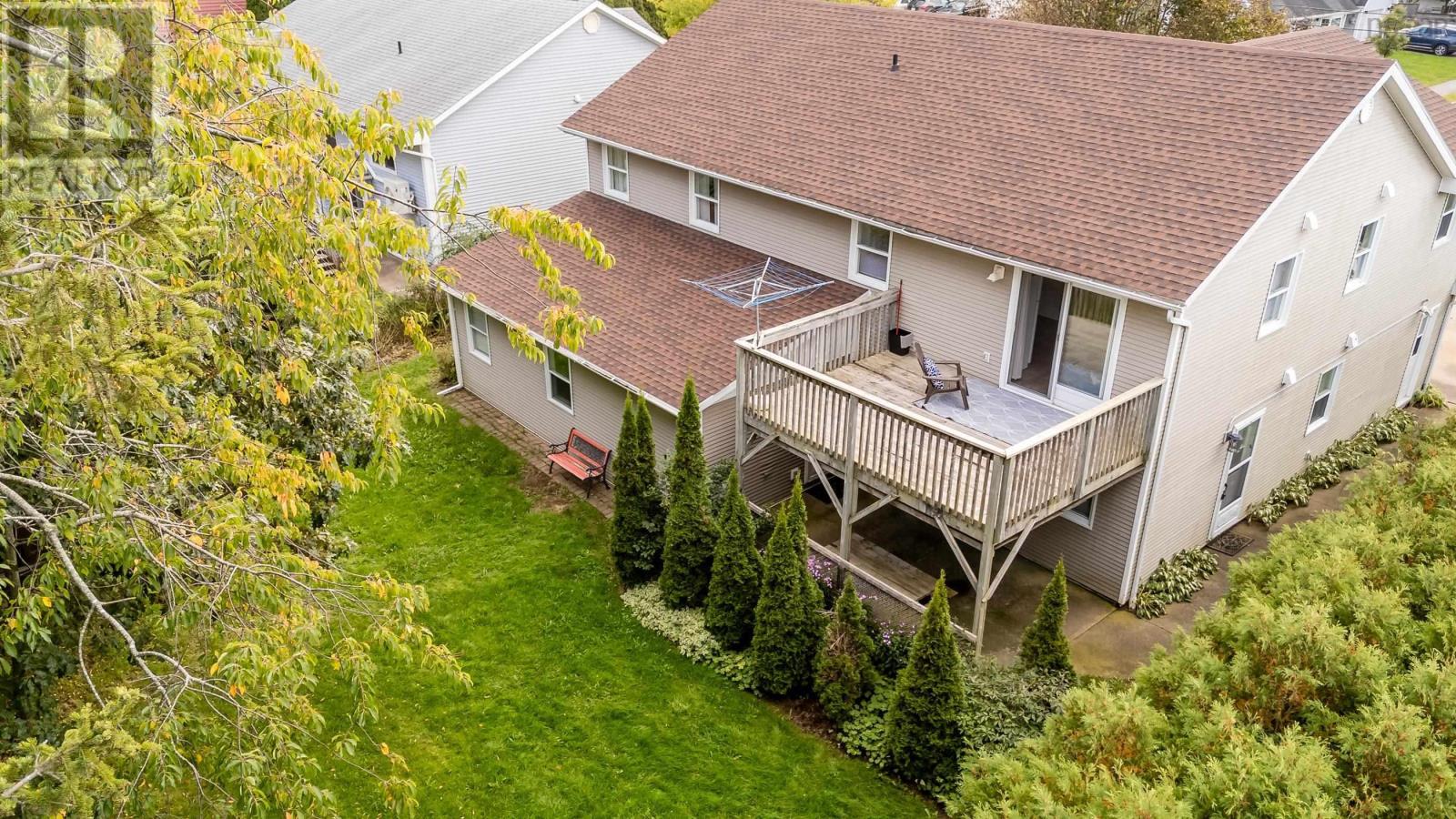 11 Robie Tufts Drive - 32