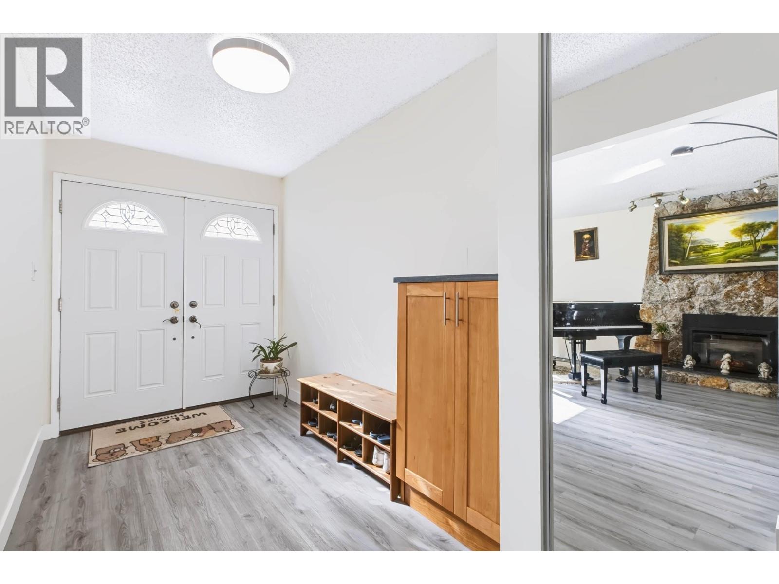 10680 HOLLYMOUNT DRIVE, Richmond - Image 1