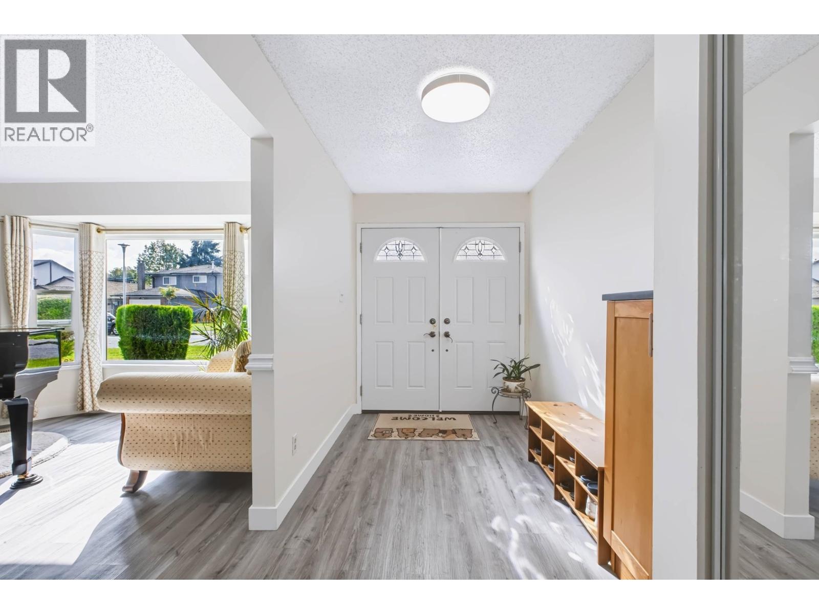 10680 HOLLYMOUNT DRIVE, Richmond - Image 1