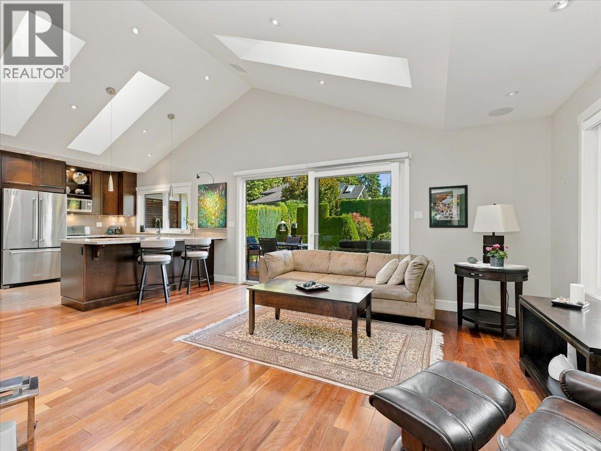 1160 14TH STREET, West Vancouver