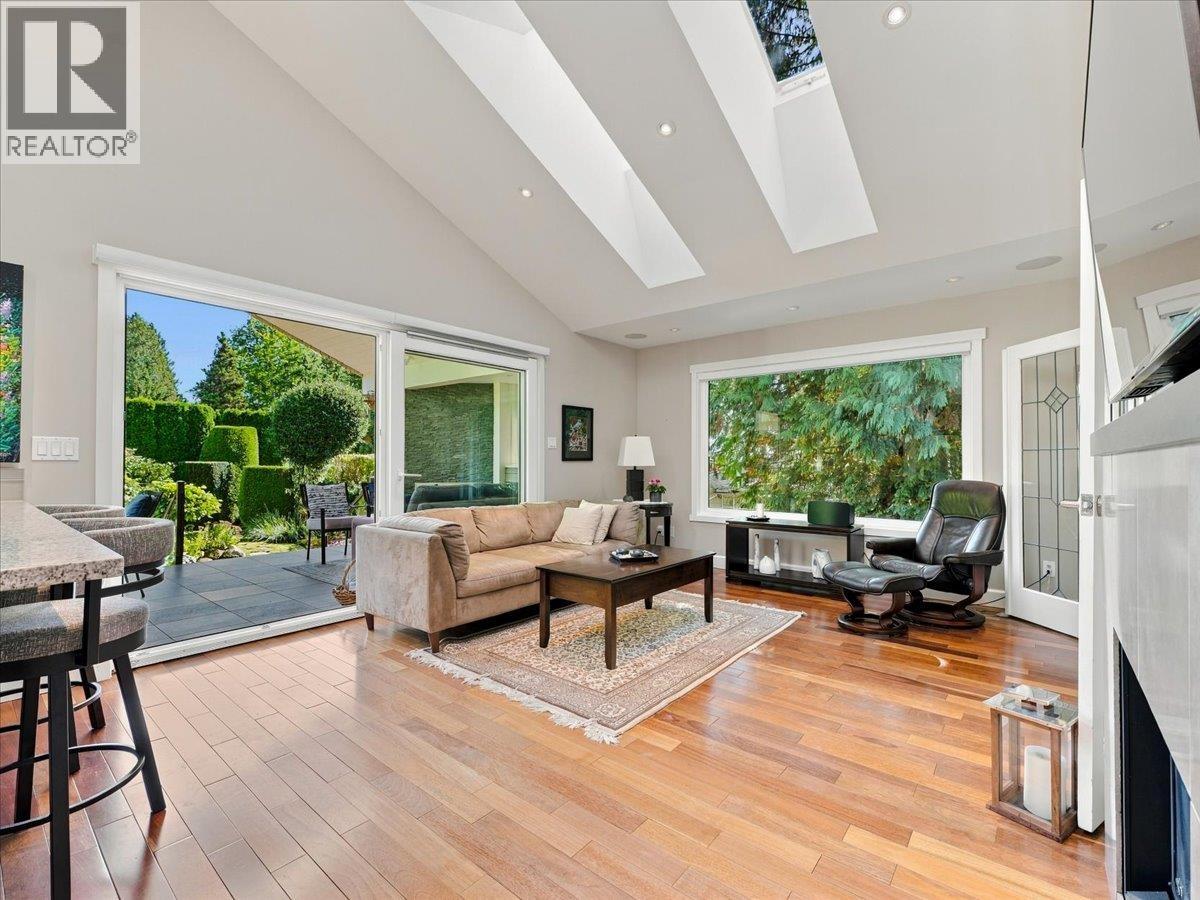 1160 14TH STREET, West Vancouver
