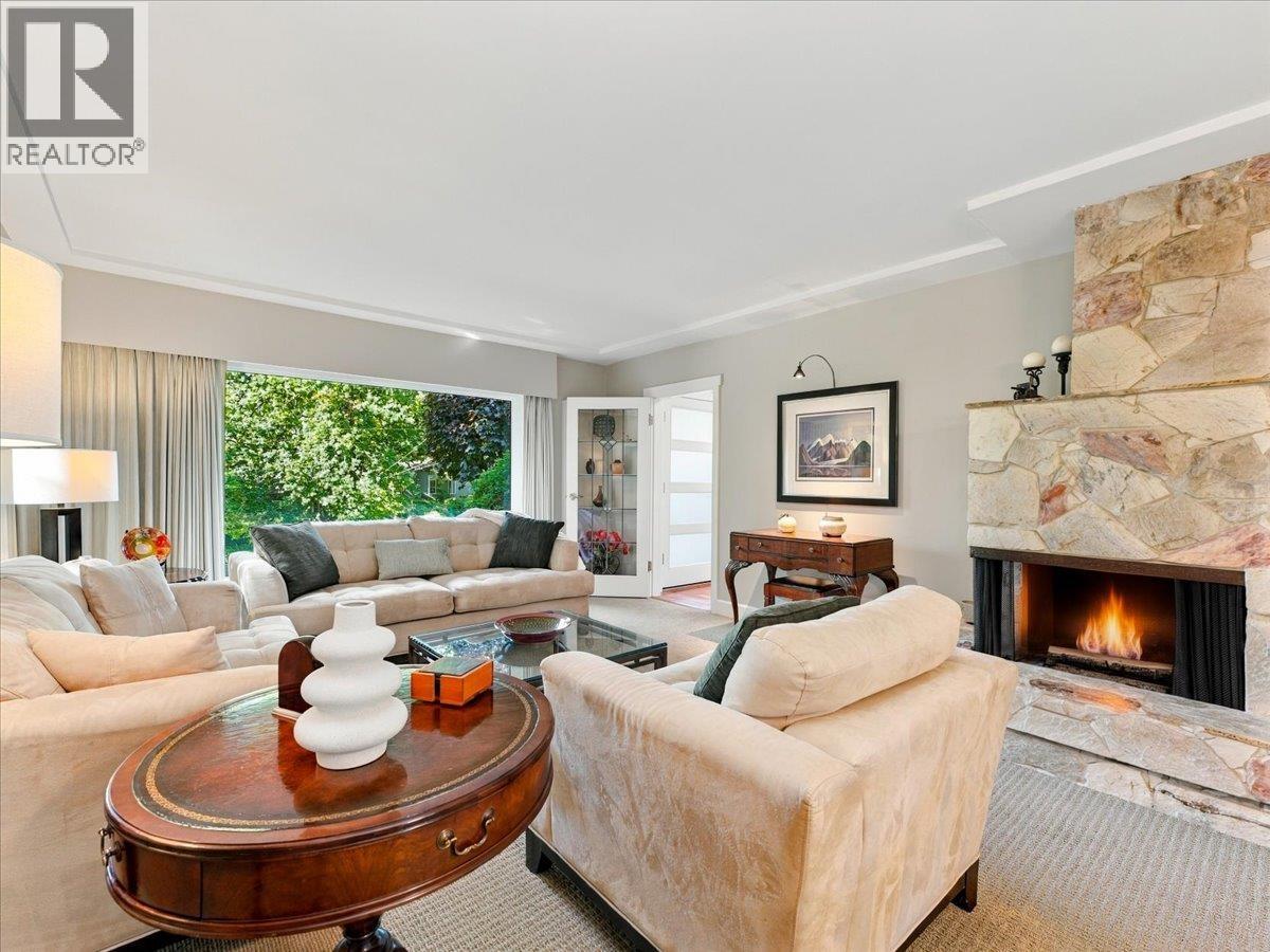 1160 14TH STREET, West Vancouver