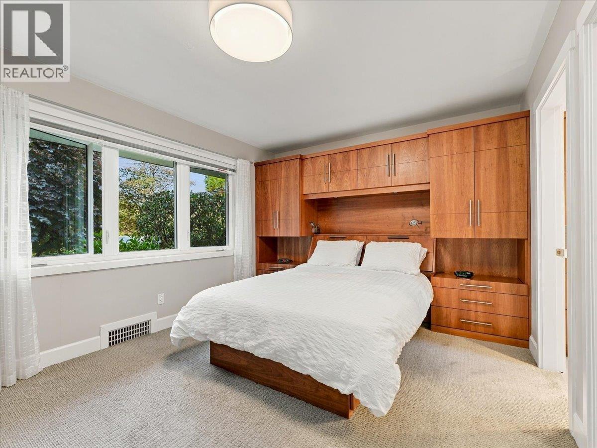 1160 14TH STREET, West Vancouver