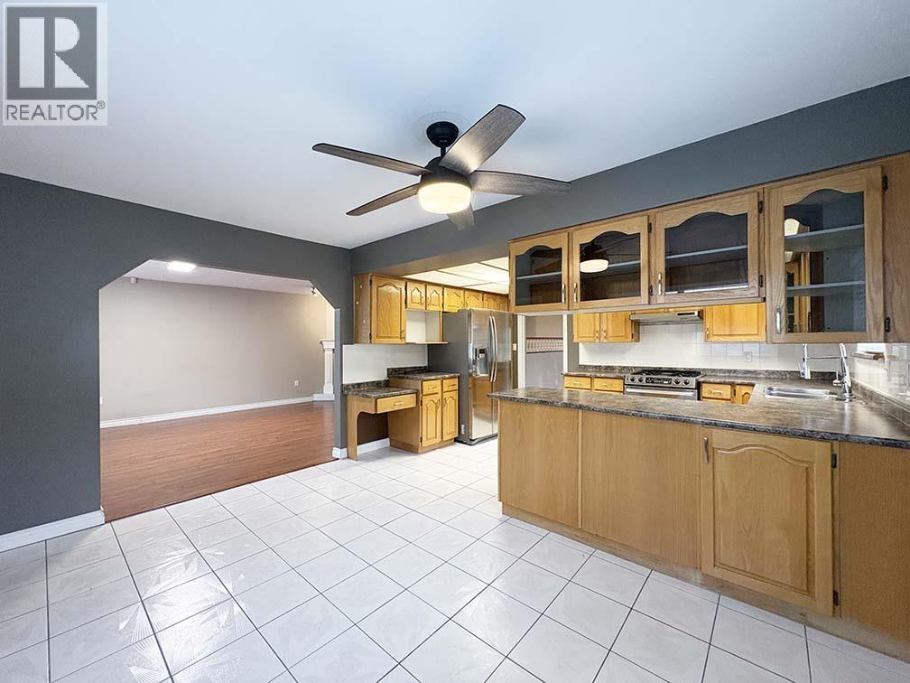 Upper 5225 CANADA WAY, Burnaby - Image 1