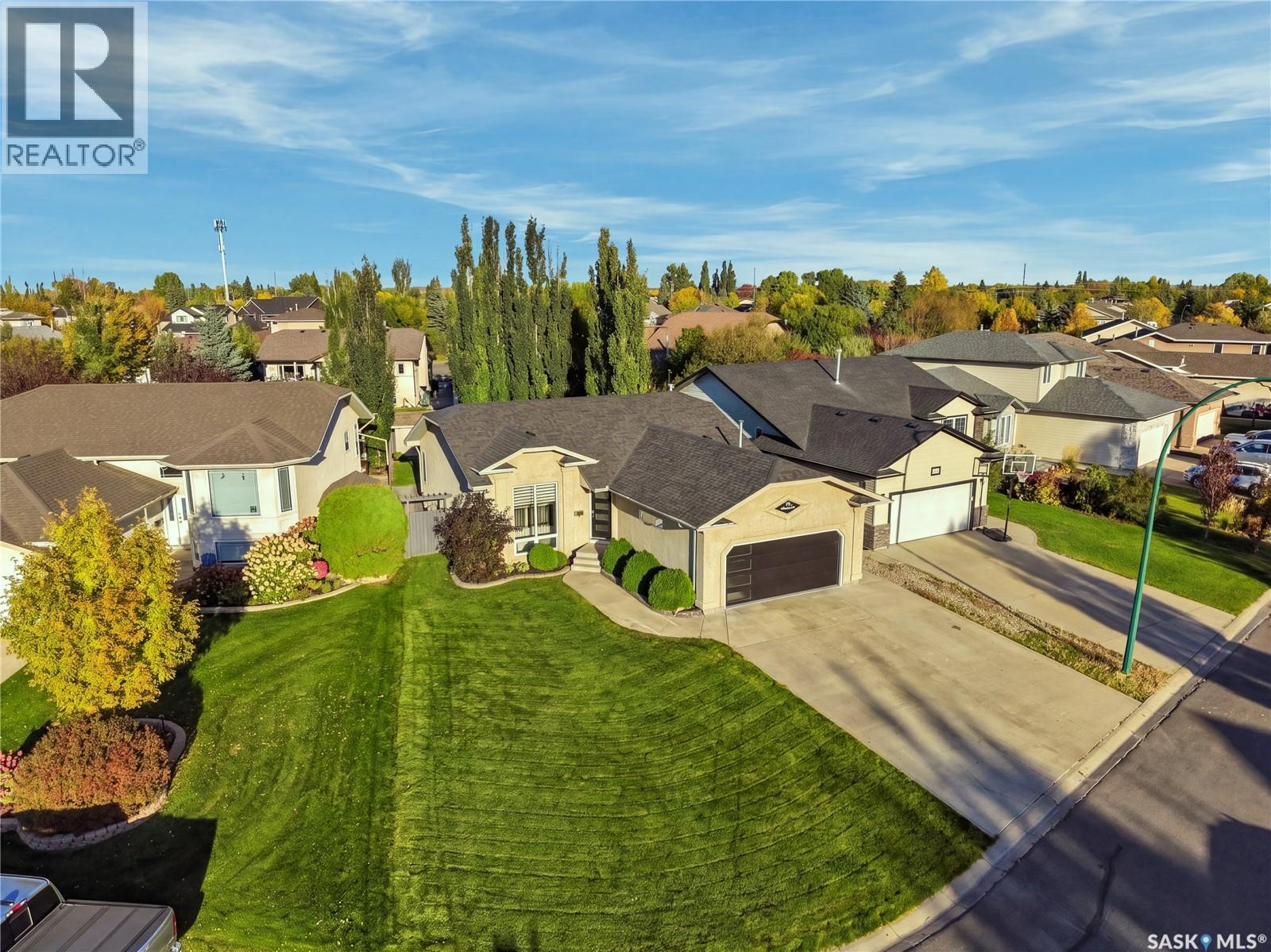 130 Kutz CRESCENT - Image 3