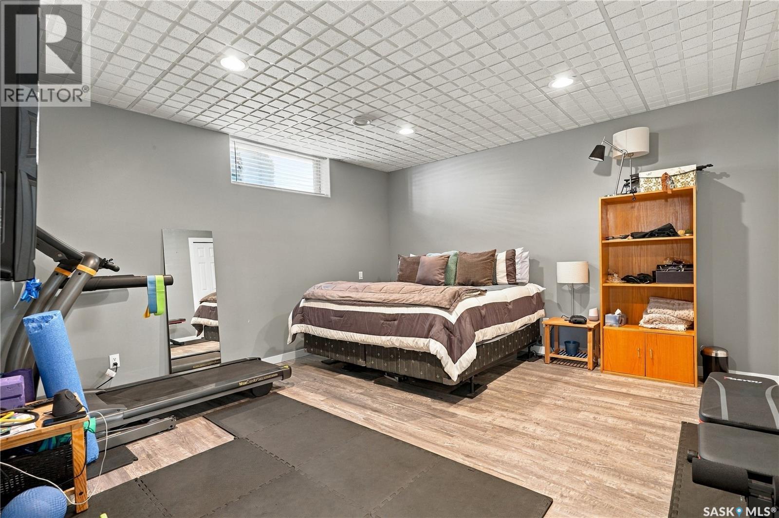 130 Kutz CRESCENT - Image 42