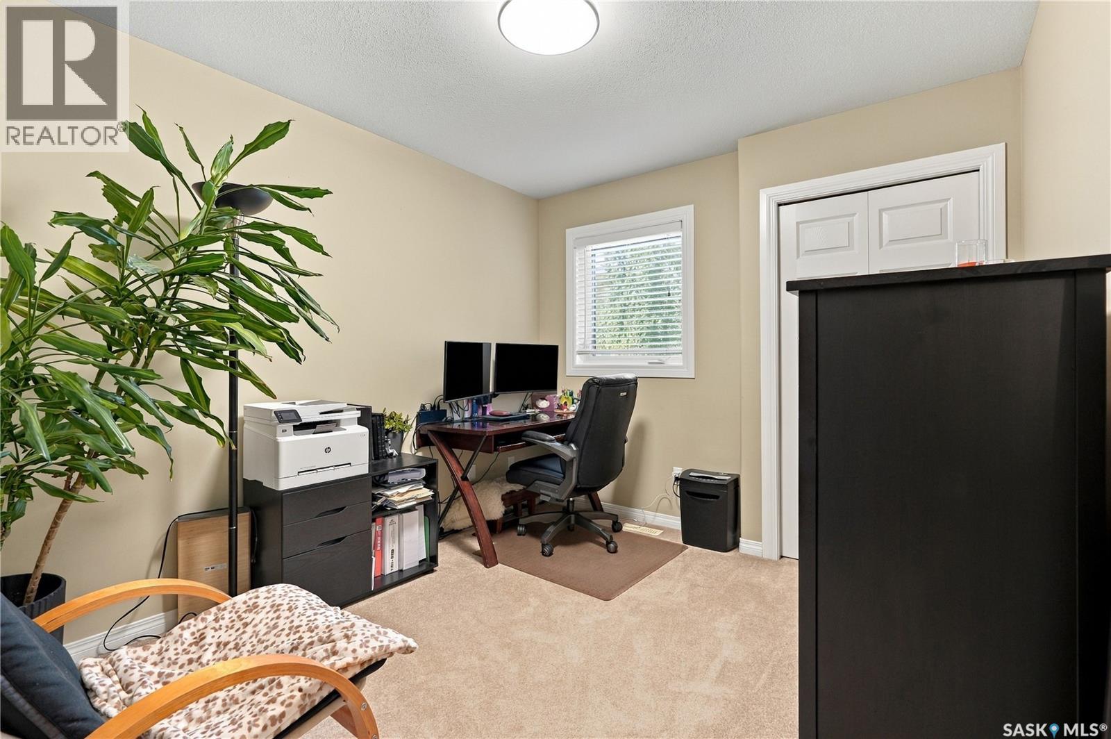 130 Kutz CRESCENT - Image 31