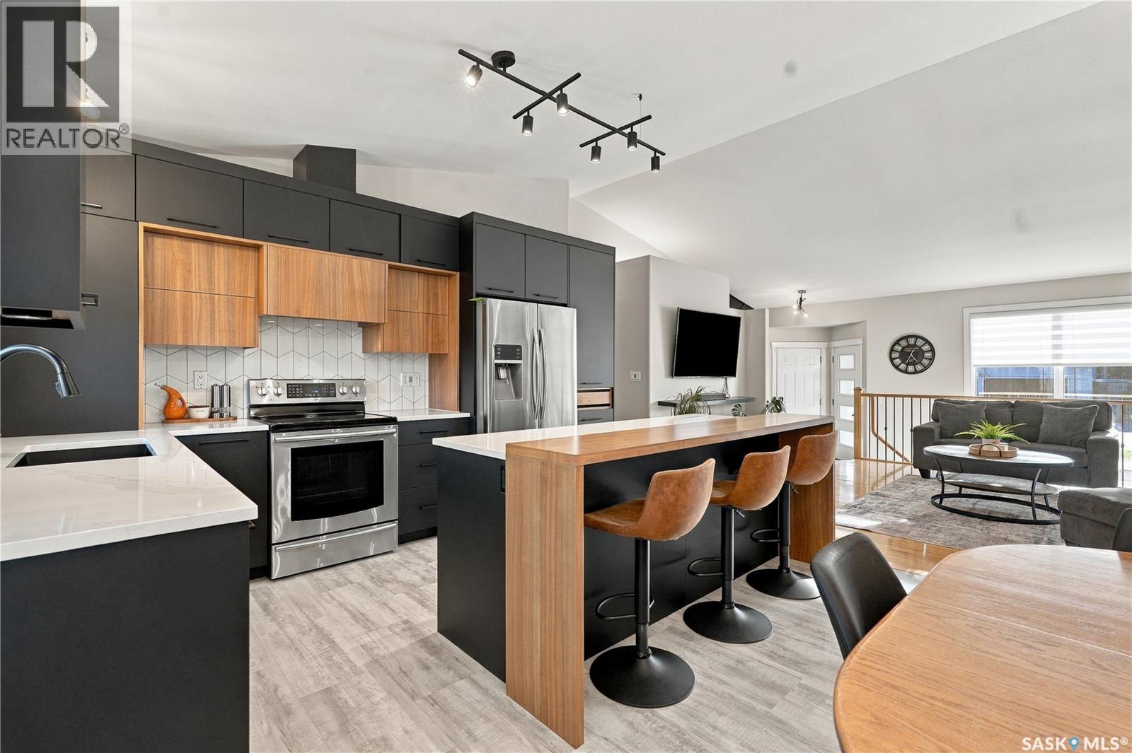 130 Kutz CRESCENT - Image 13