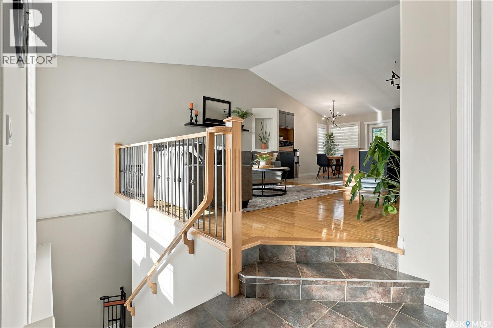 130 Kutz CRESCENT - Image 33