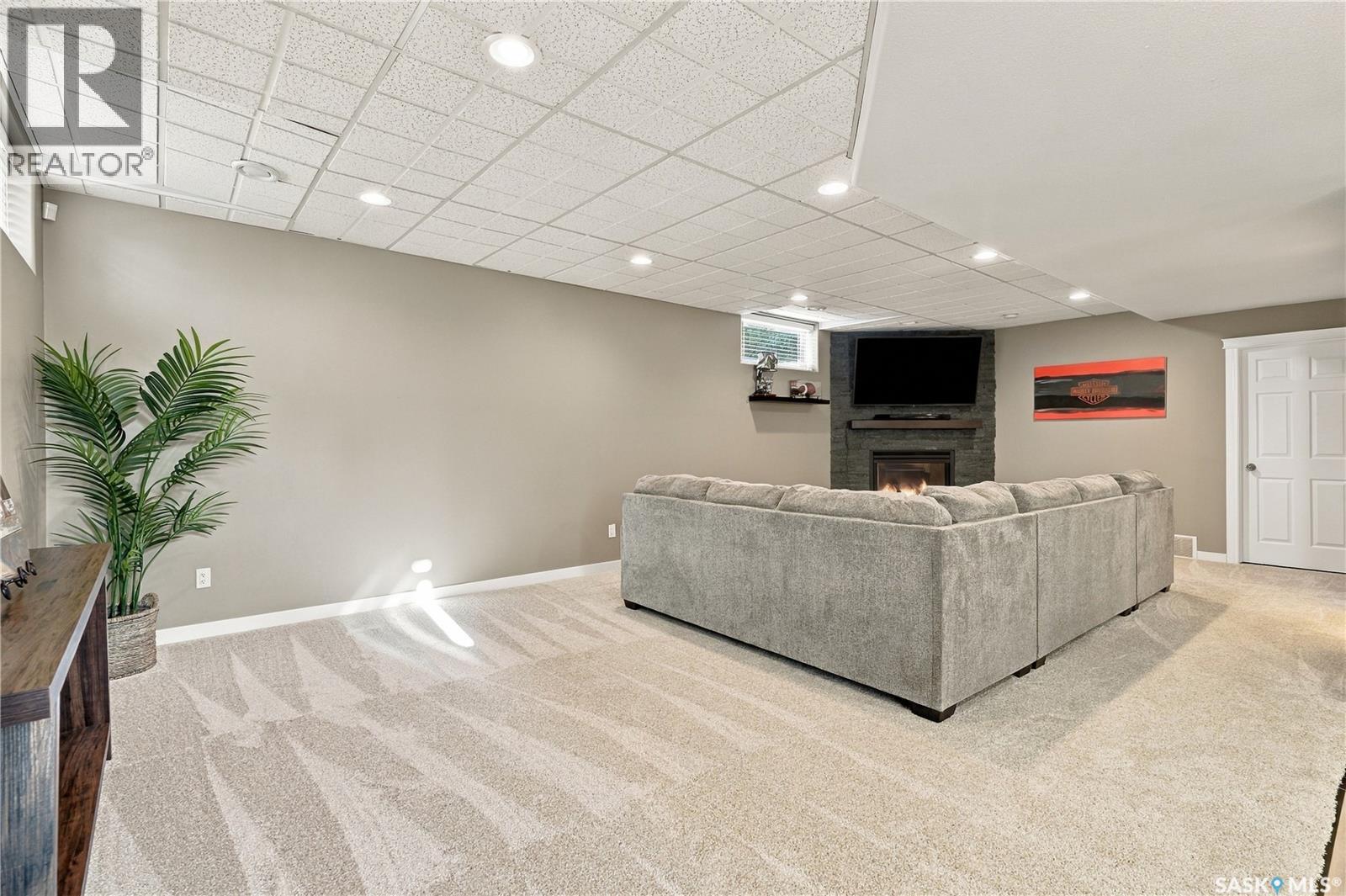 130 Kutz CRESCENT - Image 37