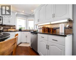 Living room - 3023 Cottonwood Way Sw, Medicine Hat, AB T1B4J6 Photo 8