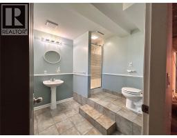 2066 Caughlin Road, Fruitvale, BC V0G1L1 Photo 42