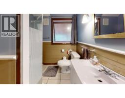 2066 Caughlin Road, Fruitvale, BC V0G1L1 Photo 24