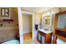 2066 Caughlin Road, Fruitvale, BC V0G1L1 Photo 32