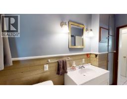 2066 Caughlin Road, Fruitvale, BC V0G1L1 Photo 23