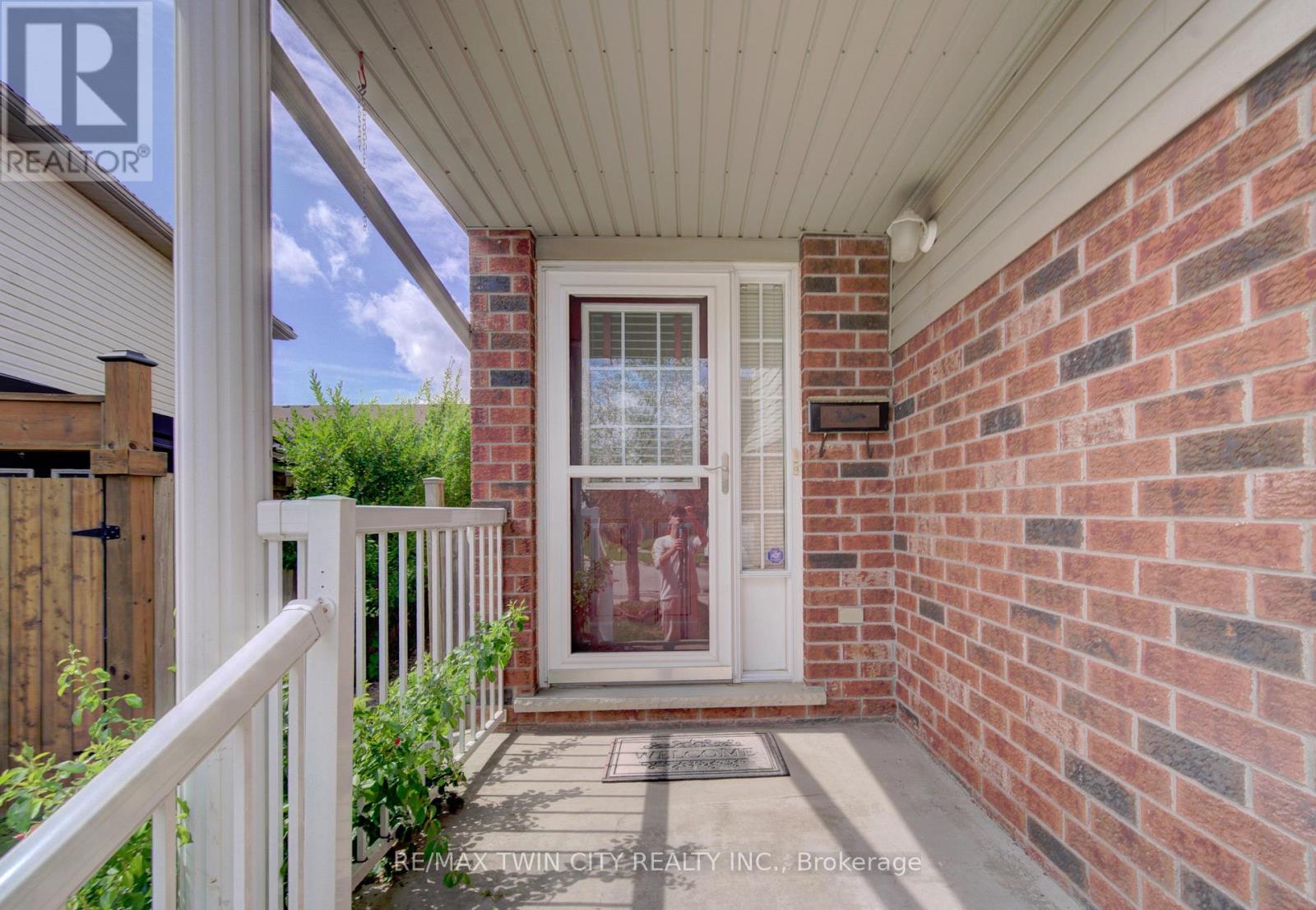 1064 COPPER LEAF CRESCENT — photo 3