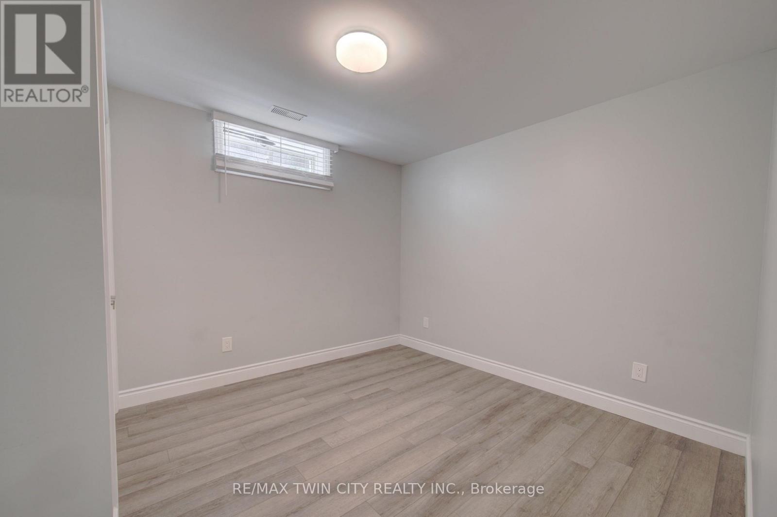 1064 Copper Leaf Crescent, Kitchener, ON photo 34