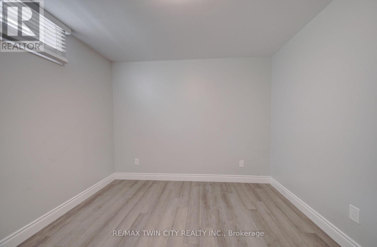 1064 COPPER LEAF CRESCENT - 35
