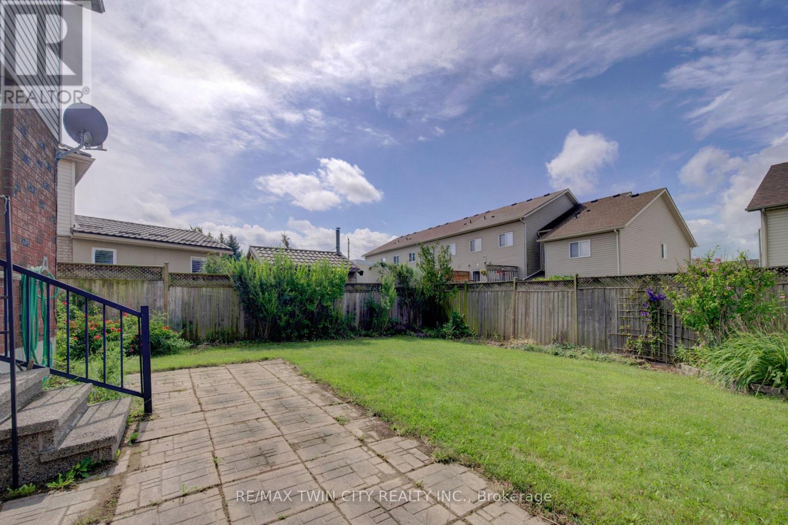 1064 COPPER LEAF CRESCENT - 36