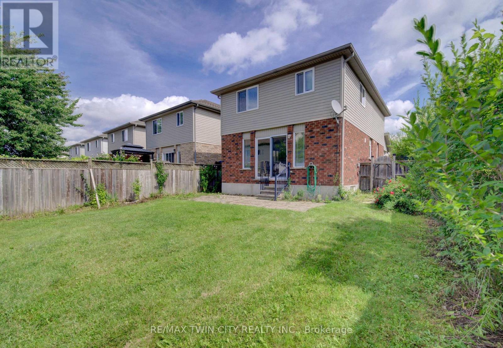 1064 Copper Leaf Crescent, Kitchener, ON photo 40