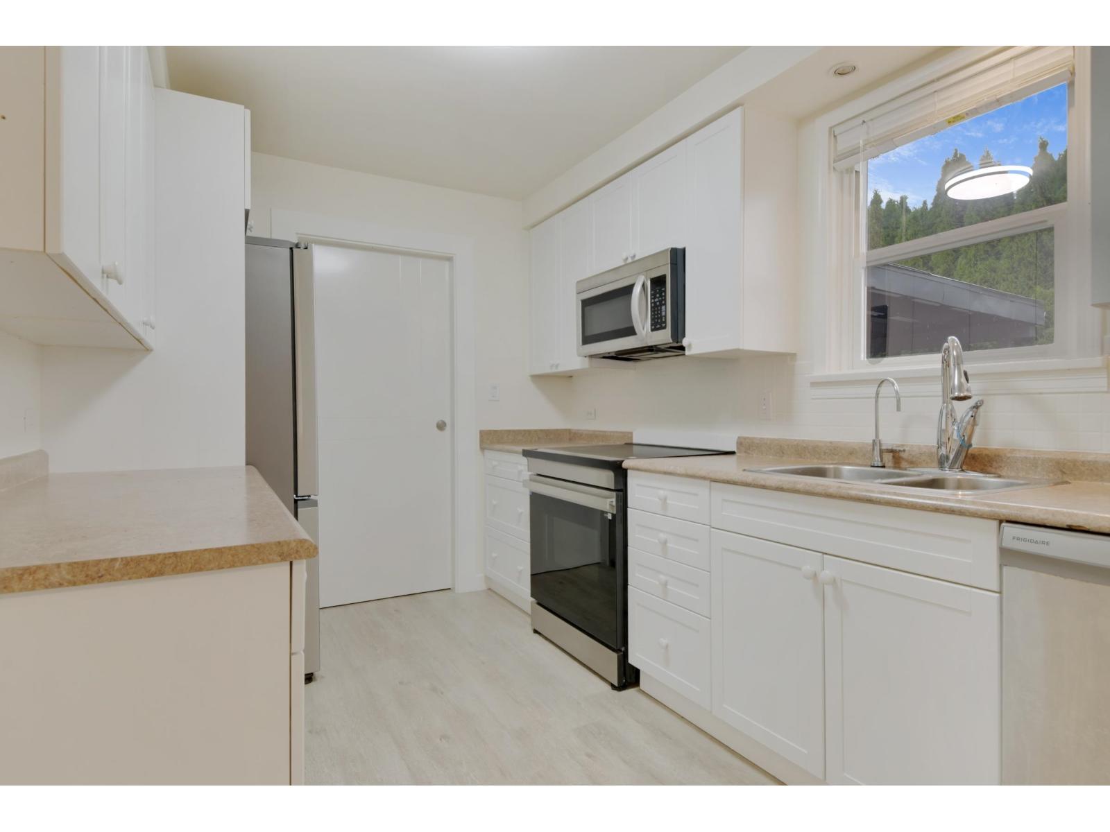 Upper House 46515 PORTAGE AVENUE, Chilliwack Proper East, Chilliwack - Image 1