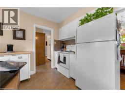 Kitchen - 236 Pine Cove Road, Burlington, ON L7N1W2 Photo 6