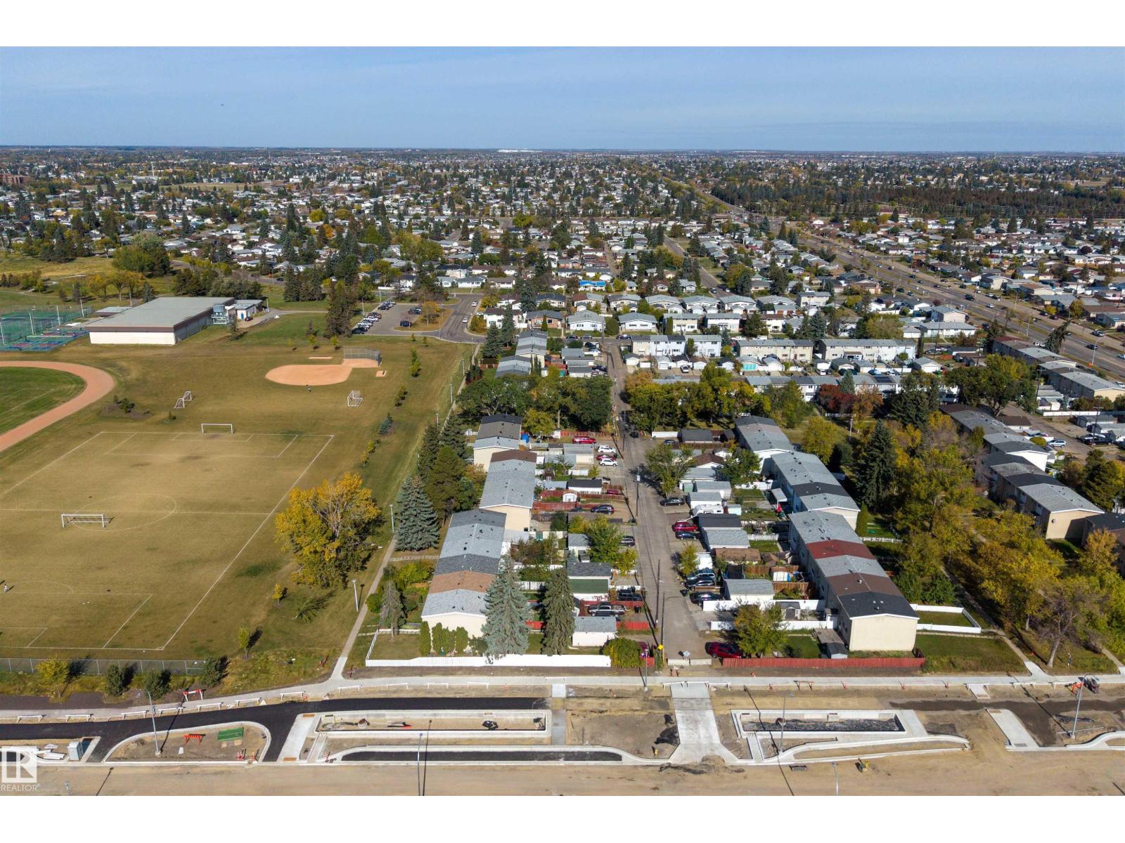 13223 85 ST NW - 29