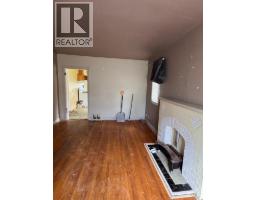 458 34 Avenue NW - photo 3