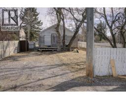 458 34 Avenue NW - photo 2