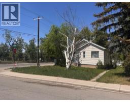 458 34 Avenue NW - photo 1