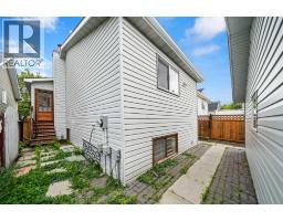 107 Tararidge Close NE - photo 32