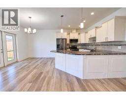 Kitchen - 608 10 Avenue W, Barnwell, AB T0K0B0 Photo 7