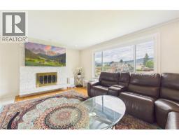 Living room - 610 Ziprick Road, Kelowna, BC V1X5R5 Photo 10