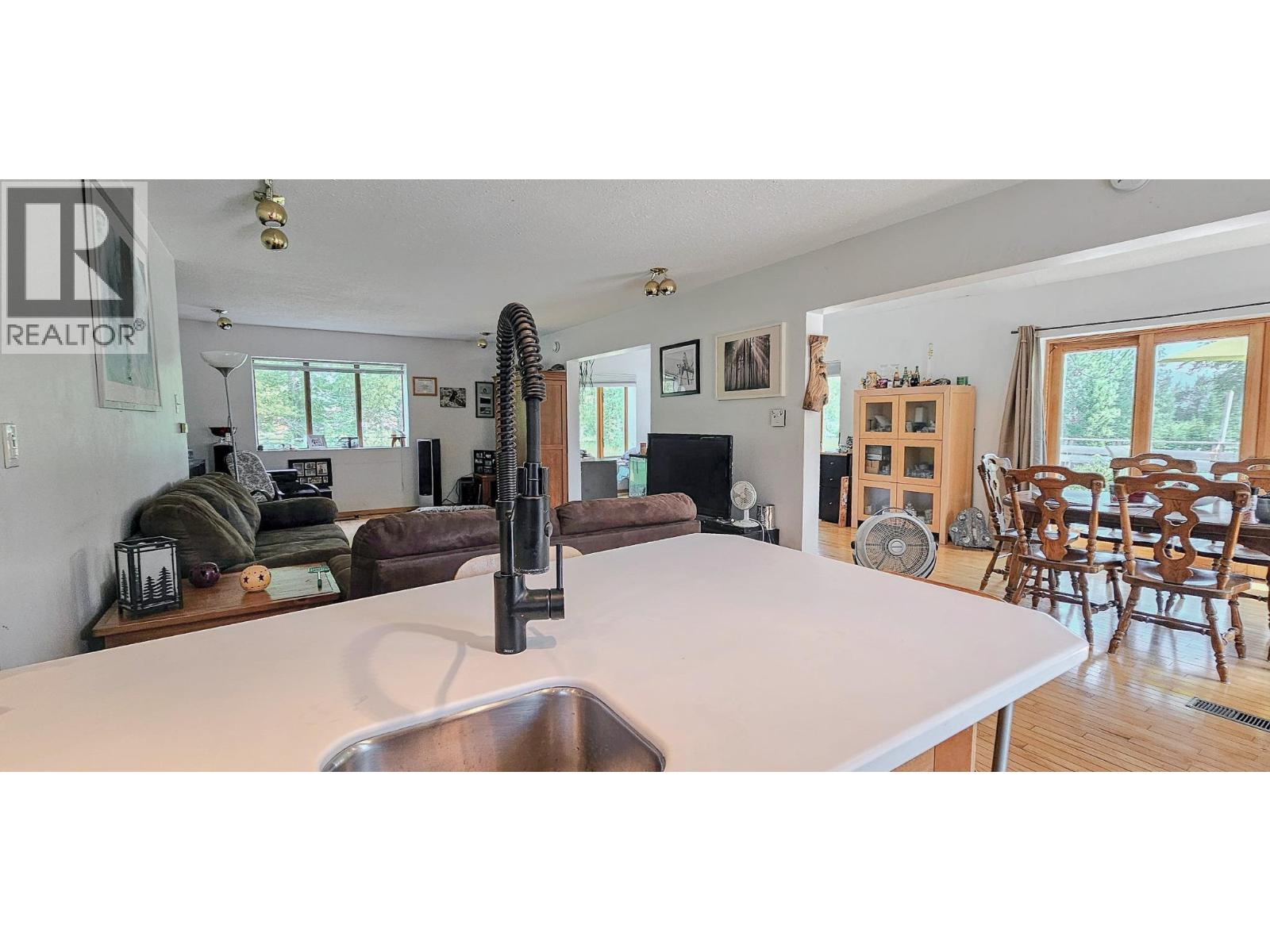 3560 Island Pond Road - 12