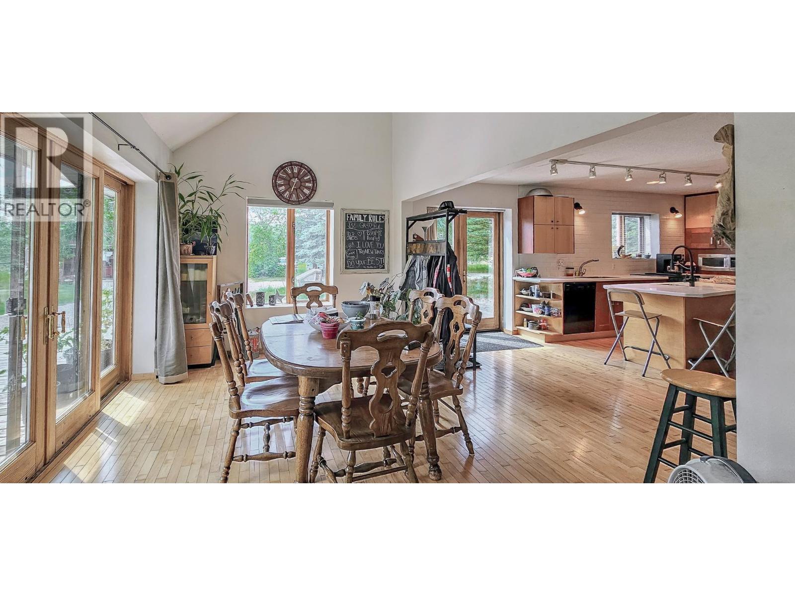 3560 Island Pond Road - 14