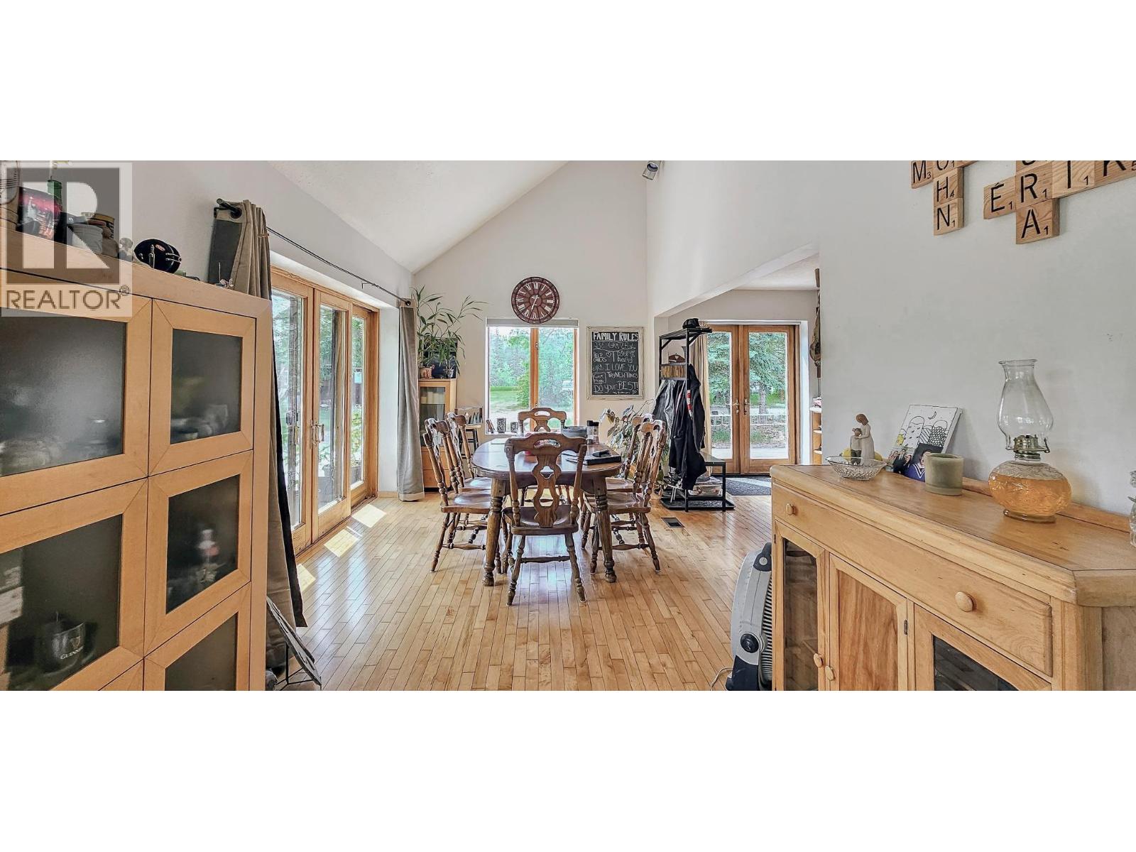 3560 Island Pond Road - 18