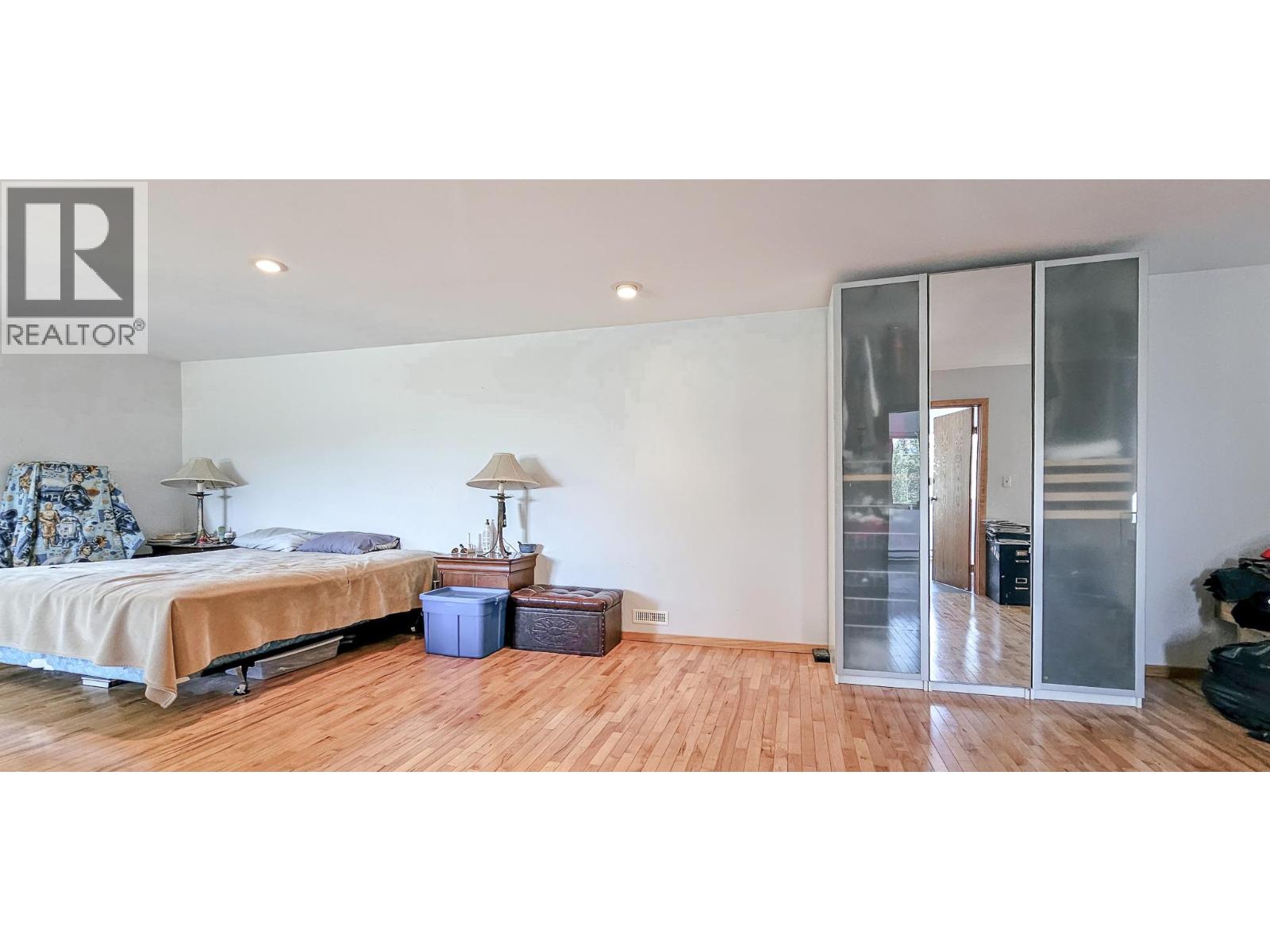 3560 Island Pond Road - 29
