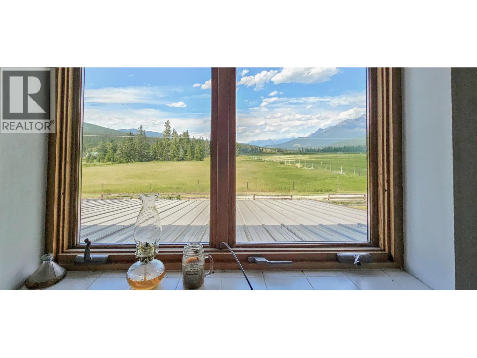 3560 Island Pond Road - 31