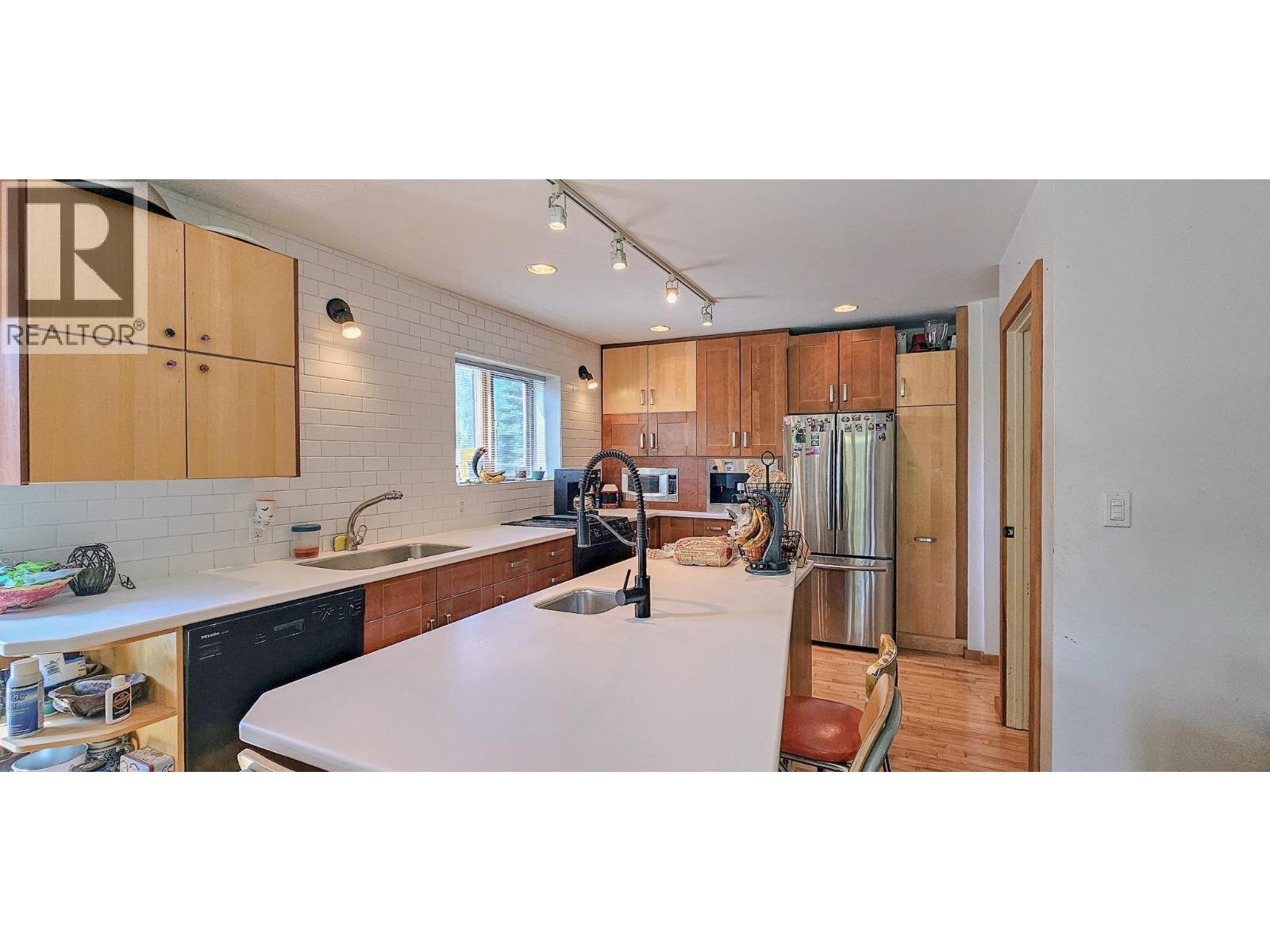 3560 Island Pond Road - 5