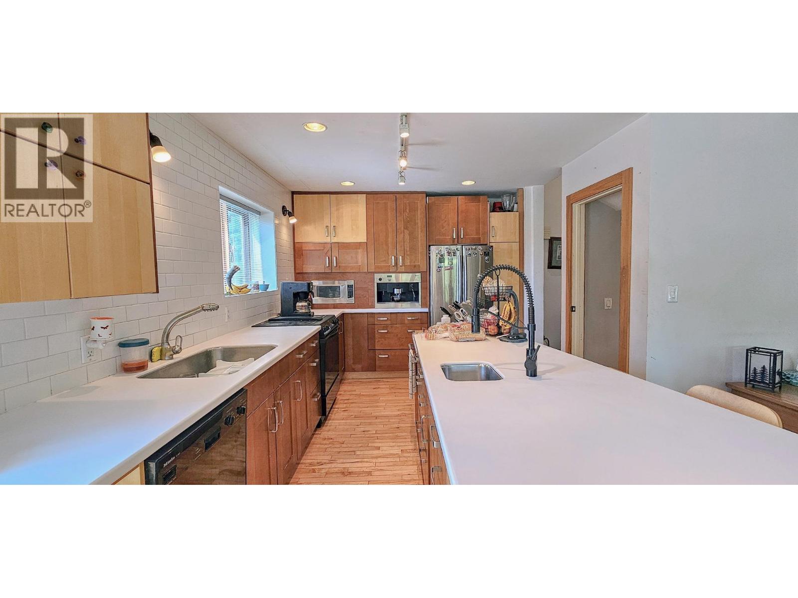 3560 Island Pond Road - Image 6