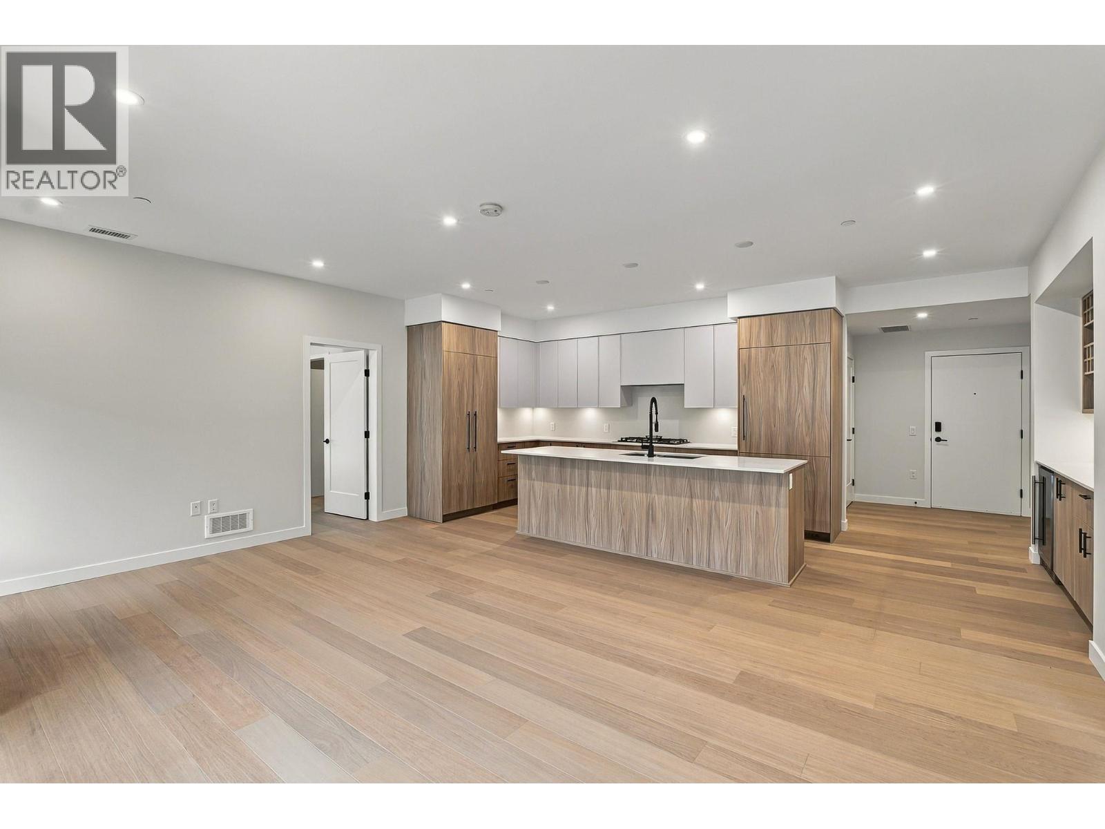 #404 9652 Benchland Drive - 17