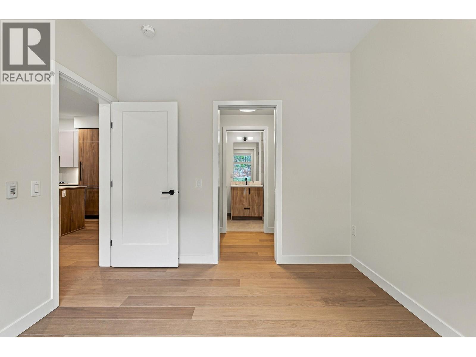 #404 9652 Benchland Drive - 30