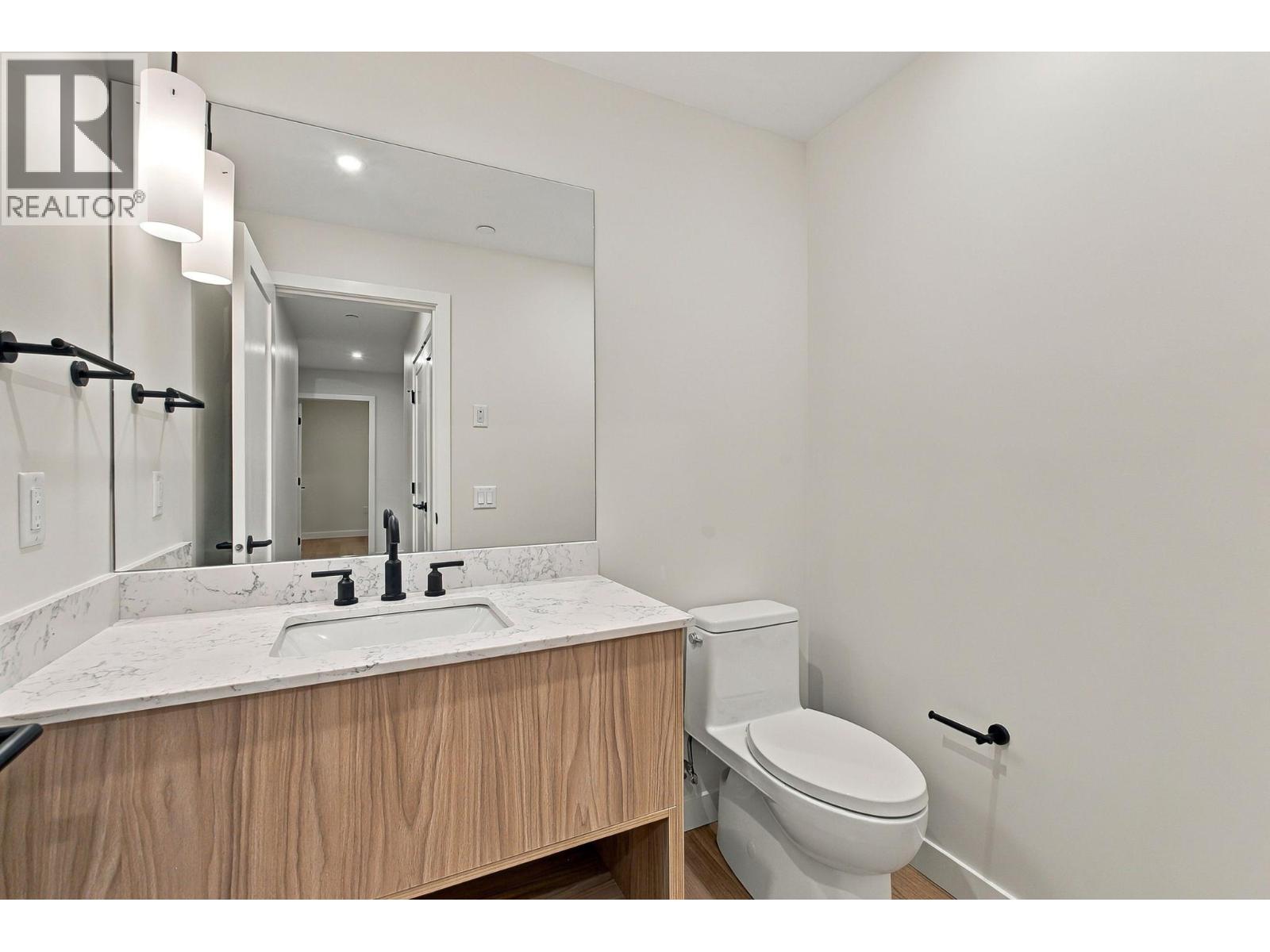 #404 9652 Benchland Drive - 4