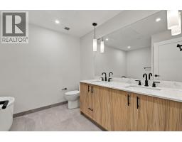 9652 Benchland Drive Unit# 404, Lake Country, BC V4V0A4 Photo 25