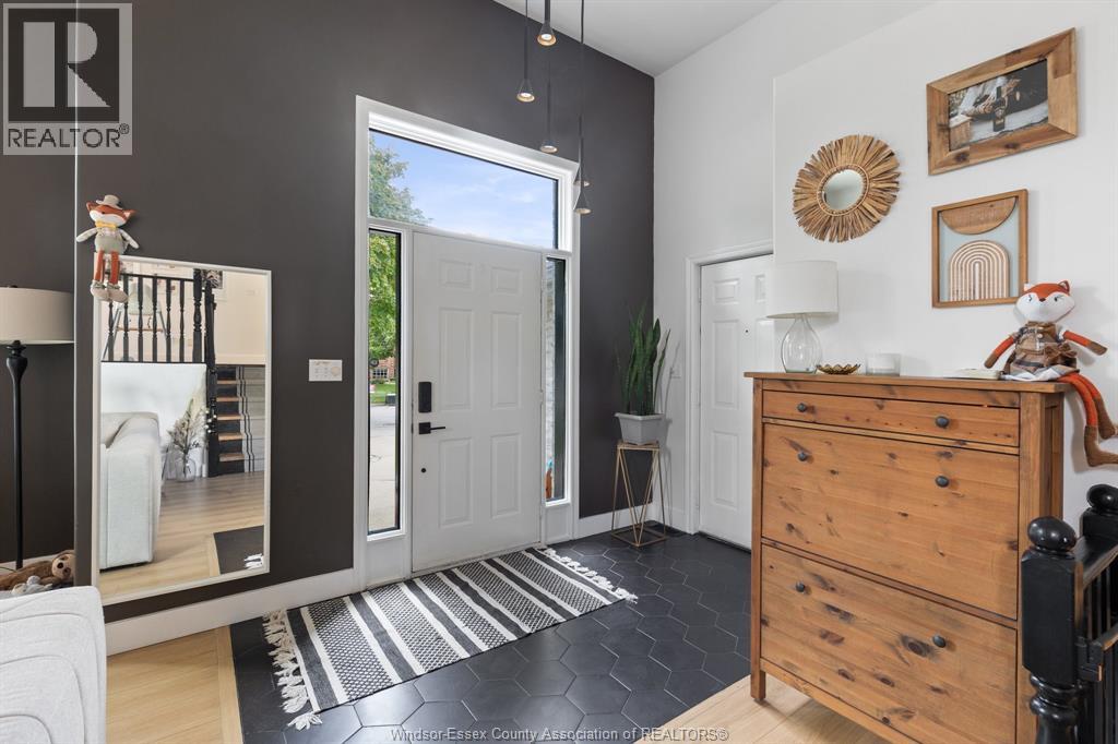 303 STONE RIDGE AVENUE - 4
