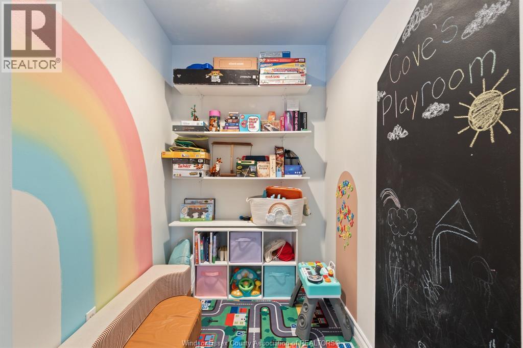 303 STONE RIDGE AVENUE - 25